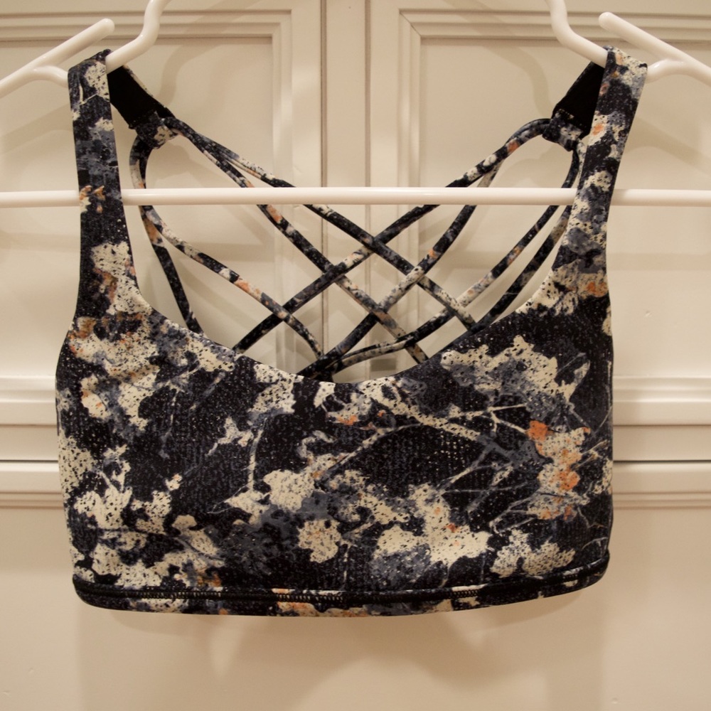 Lululemon sports bra
